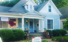 Springfield Arts Bed And Breakfast